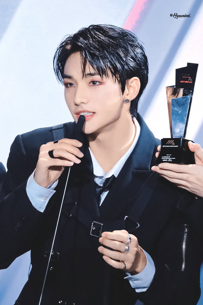 Hyunimi_0320's tweet photo. 191126
 AAA🏆

#현진 #황현진 #HYUNJIN #straykids #SKZ #스트레이키즈 https://t.co/irWzbw4CRG
