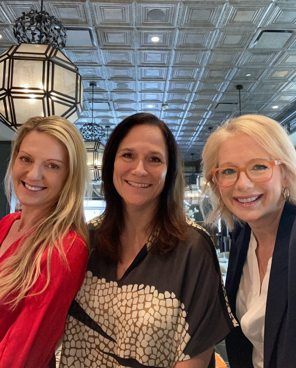 Lux214Media's tweet photo. INTERNATIONAL WOMEN'S DAY 2023 Our company runs on the power of talented women! So today, we celebrate equality for women around the world. Thank you, Candace, Kaylee, Kristi, Gisel, Brenda, Lindsey, Nancy, Sam, and Robin, for sharing your marketing talents #IWD2023 https://t.co/uAAHSxeJmA
