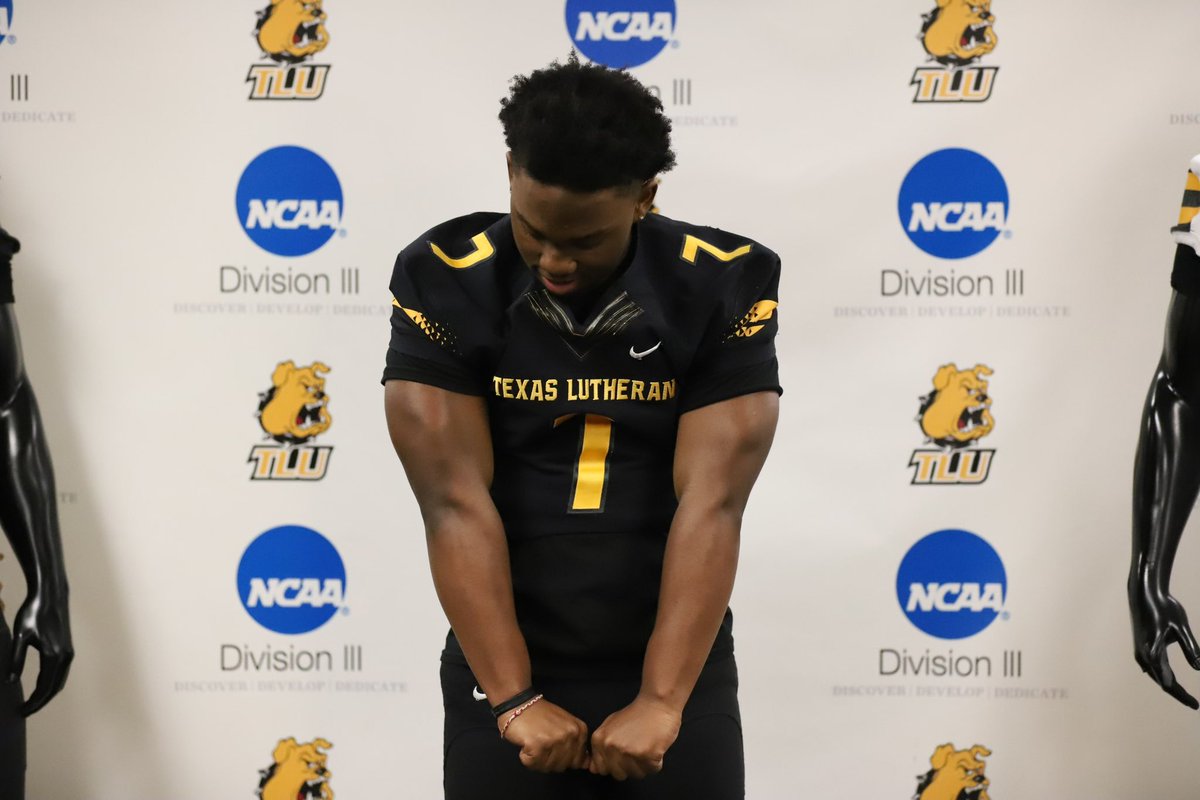 coreyallen_10's tweet photo. After an excellent visit at Texas Lutheran University, I would like to thank @CoachMarshall_ and the rest of the staff for my first offer! #GoDawgz #TooLiveU @CoachSkinz @coach_najarro

 @mcnatety https://t.co/J1iYFQv8Ly