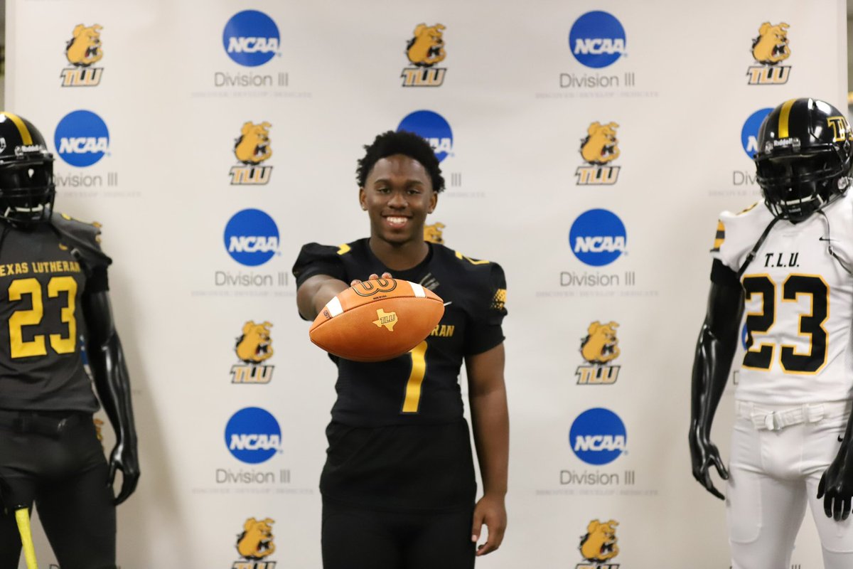 coreyallen_10's tweet photo. After an excellent visit at Texas Lutheran University, I would like to thank @CoachMarshall_ and the rest of the staff for my first offer! #GoDawgz #TooLiveU @CoachSkinz @coach_najarro

 @mcnatety https://t.co/J1iYFQv8Ly