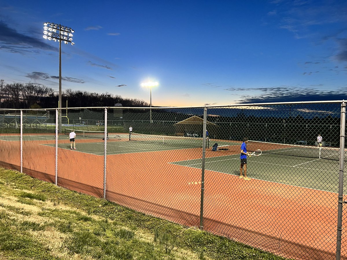 FJPHSTennis's tweet photo. We had a great match tonight vs CPA!! 
…From on court performance to off court behavior…our team did an amazing job representing Page well.

Boys 
W  = 10
L = 1

Girls 
W = 6
L = 3 https://t.co/7w5JWTvv7k