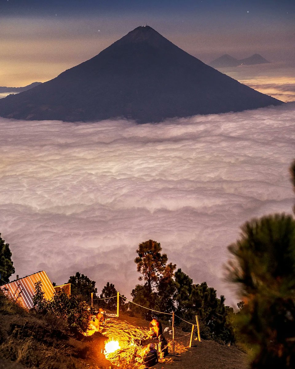 DavidRojasGt's tweet photo. Hace tres noches estábamos aquí, y ya necesito regresar...
Volcán Acatenango
#Guatemala https://t.co/n8wANFL10s