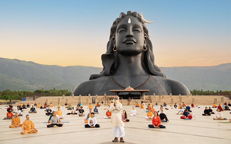SadhguruJV's tweet photo. Our intention is to make this Planet into a Temple where everyone walks with a certain Grace and reverence to Life. #SadhguruQuotes https://t.co/pzv66VomlQ