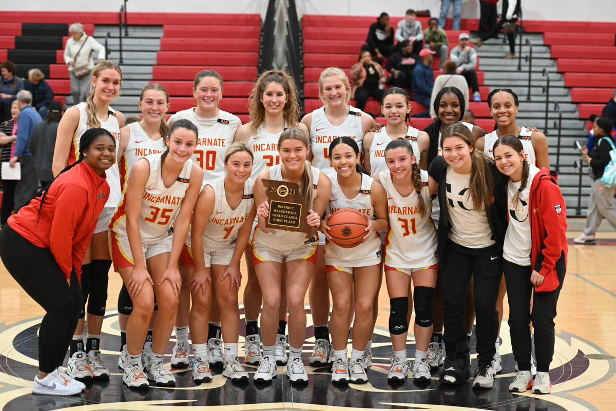 NatashaOlufson's tweet photo. Class 6 District 3 Champions!!Congrats @iwa_hoops and @PeytonOlufson !! 💛🏀❤️ #DistrictChamps #29-0 #On2State #IWA #RedKnights https://t.co/J43JTopGLM