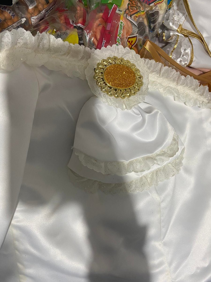 Thabasa_Cosplay's tweet photo. que para mi son esenciales para sentirme completa :'3 Sin duda uno de los cosplays en los que he trabajado mucho y me siento muy orgullosa de lograrlo tal como lo soñaba :')
Espero que les guste el resultado, sin duda mi sueño una vez más logrado+ https://t.co/kgMdiawXXa