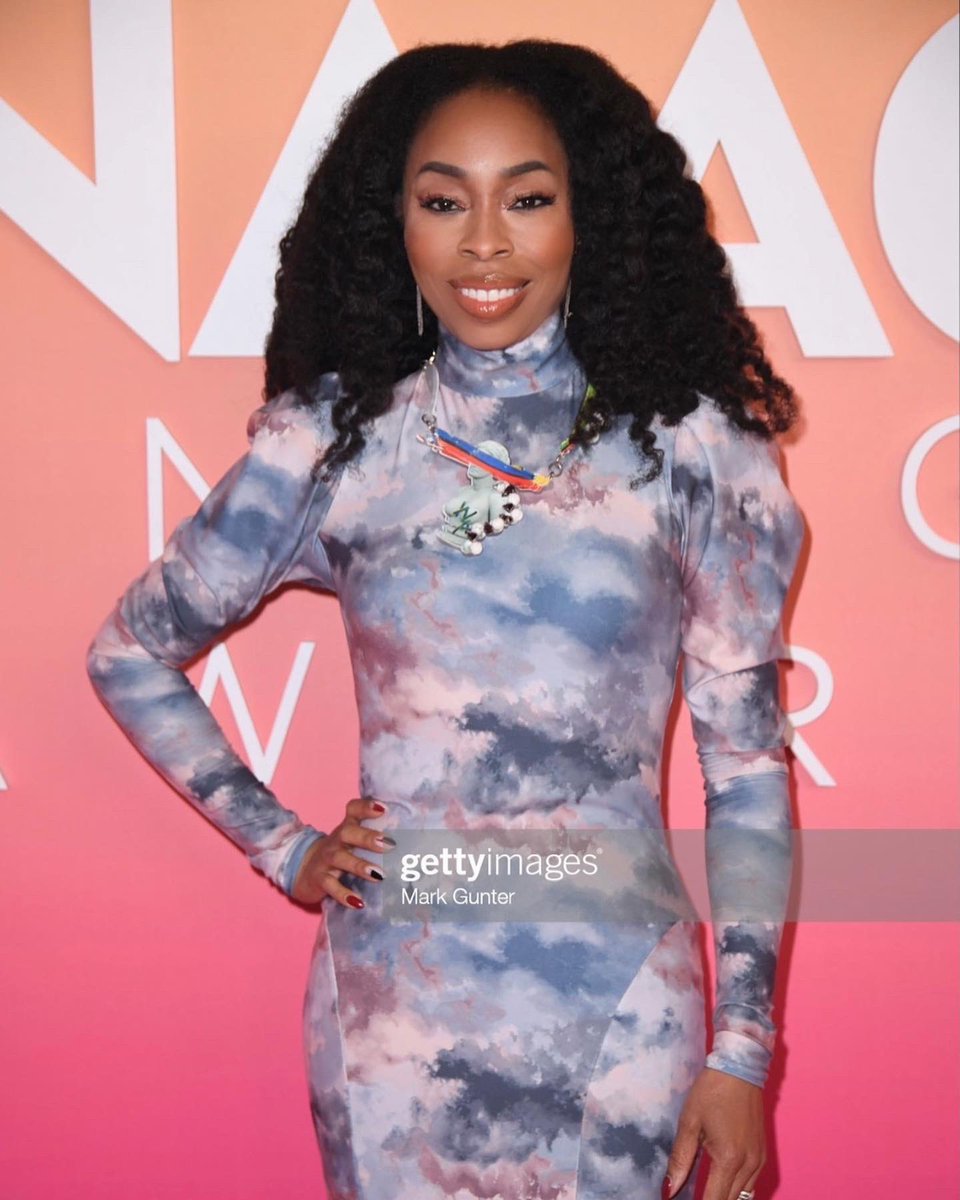 GoziBeauty's tweet photo. What a blessing to have won the first ever @naacpimageawards for Outstanding #Makeup for @hbo_we_own_this_city with our team I’ve had the pleasure of working with for 20+ years!!! @debimakeup @planetsandy @gbateman13..love is what keeps the flow .  #naacpimageawards #winner https://t.co/aWsrffjDeB