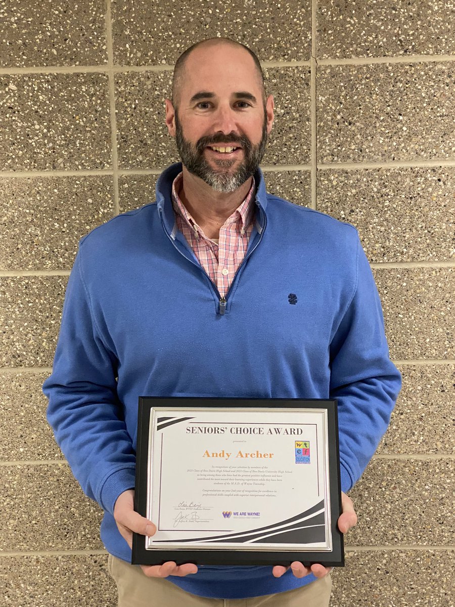 teamarcher18's tweet photo. I loved celebrating this incredible educator tonight at the #wearewayne Senior Choice Awards💜 #mrarcher #stoutfieldgood #proudwife @SFEArcher22 @SFE_3820 @WayneTwpEdFound https://t.co/YuM5PmSWar