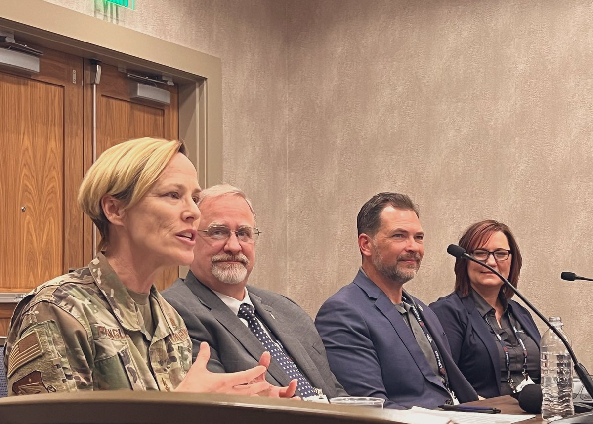AFResearchLab's tweet photo. MG Heather Pringle, flanked by AFRL digital transformation leaders, shares AFRL’s path forward with digital transformation and announces the stand up of a digital capabilities directorate @AFA_Air_Space Warfare Symposium. #rightdata https://t.co/iLYQzkJywu
