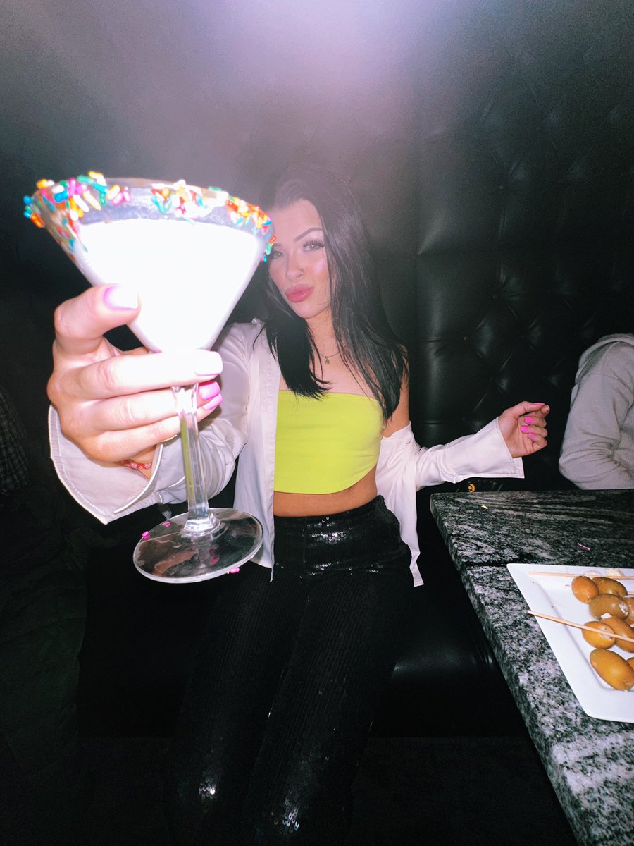 shae6113's tweet photo. cheers bitches https://t.co/UC3sVirGii