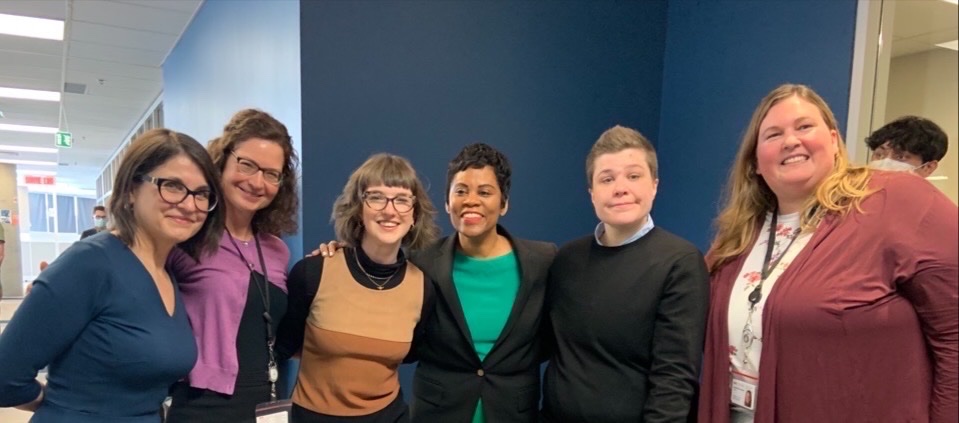 FrancesIMcRae's tweet photo. Guess who dropped in to see folks at Women and Gender Equality Canada today? Thank you Minister @MarciIen ! Merci à la ministre Ien pour avoir visité notre équipe à Femmes et Égalité des genres Canada aujourd’hui! #IWD2023 #JIF2023 https://t.co/0yqSxn3kYK