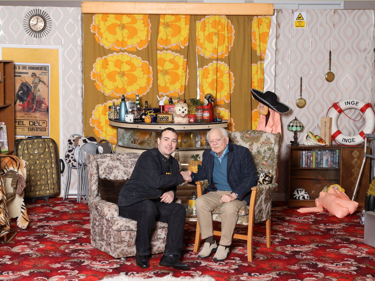 PeterVasey1's tweet photo. @onlyfoolsnews They say don't meet your hero's but Sir  David Jason has met me three times now and I bet he is double glad he did, a proper diamond geezer and I think that goes for Sir David too. https://t.co/6euPxJ8Tzj