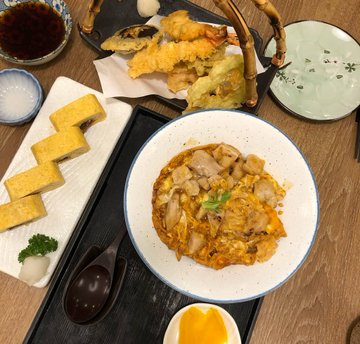 1lifewithasmile's tweet photo. Korean food is also very worth tasting, very enjoyable dinner😋😋🥳🥳 https://t.co/07f0Kb4iSG