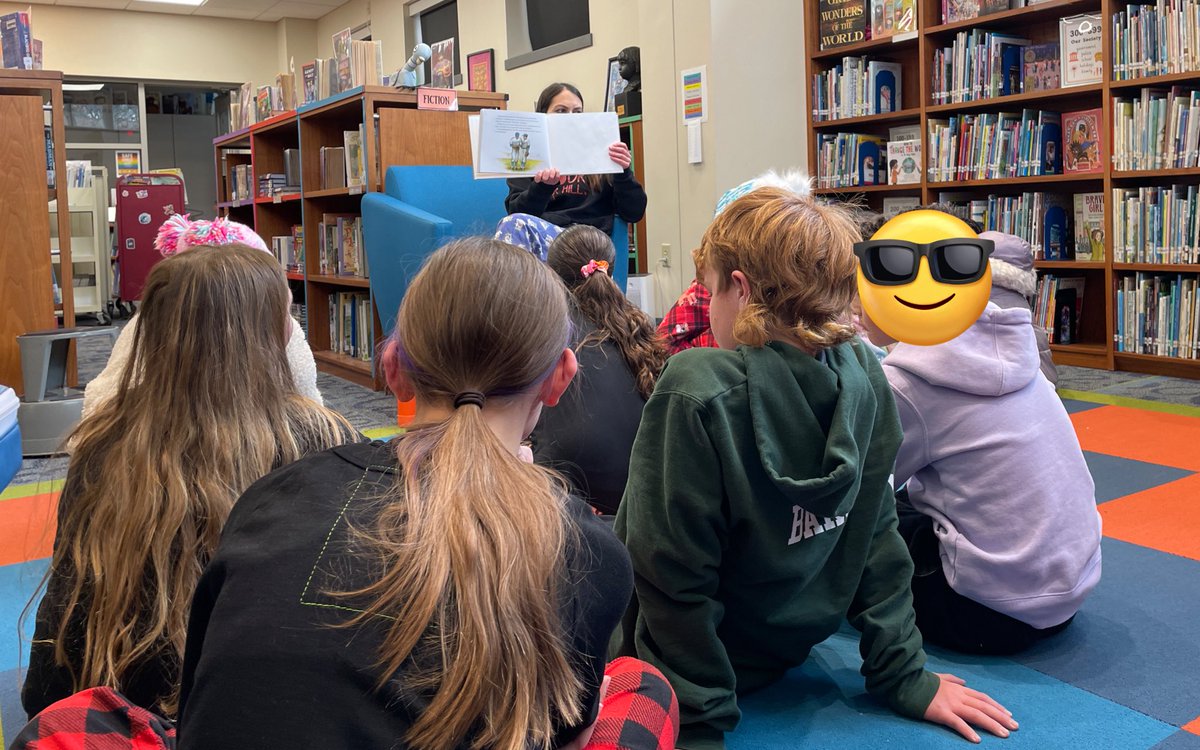 RHMediaCenter's tweet photo. Our rams had a blast with our guest readers! Thanks for sharing with us, @EFishterTech @DinaKandel1 , Ms. Arnette, and Officer Ralph! https://t.co/yHPu1yzyqN