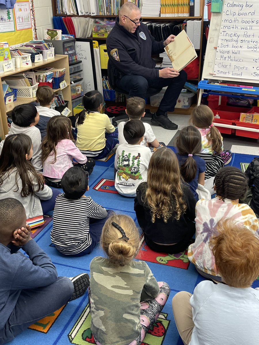 Our rams had a blast with our guest readers! Thanks for sharing with us, <a href="/EFishterTech/">ellen fishter</a> <a href="/DinaKandel1/">Dina Kandel</a> , Ms. Arnette, and Officer Ralph!