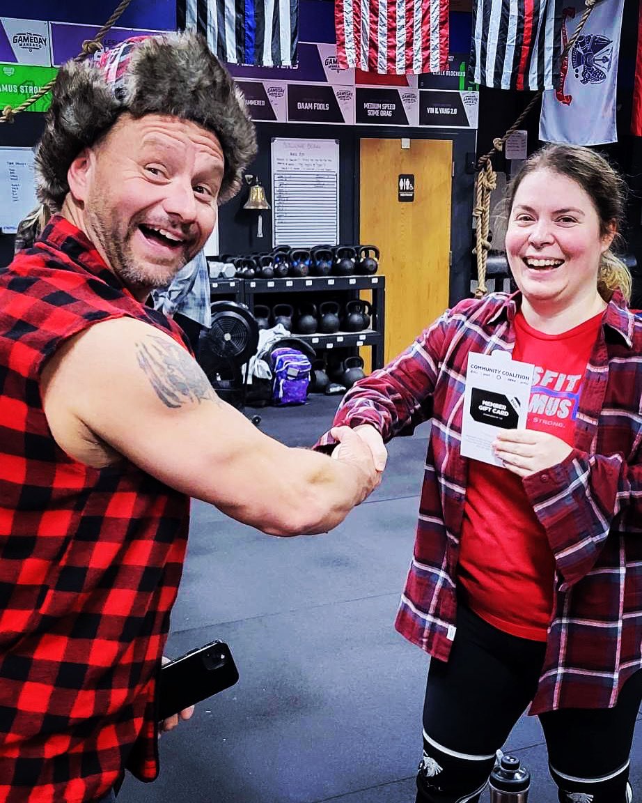 CFUnaStamus's tweet photo. $100….FREE?? YEP! CONGRATS, Liz!!
#community #togetherwestand #drinkO2 #bornprimitive #puori #rpm #foursigmatic #crossfitunastamus #unastamusfitness #communitycoalition #morethanjustagym #freeshitrocks @FourSigmatic @BornPrimitive @puorilife @drinko2recovery @rpmtrainingco https://t.co/iGtRhO0e0q