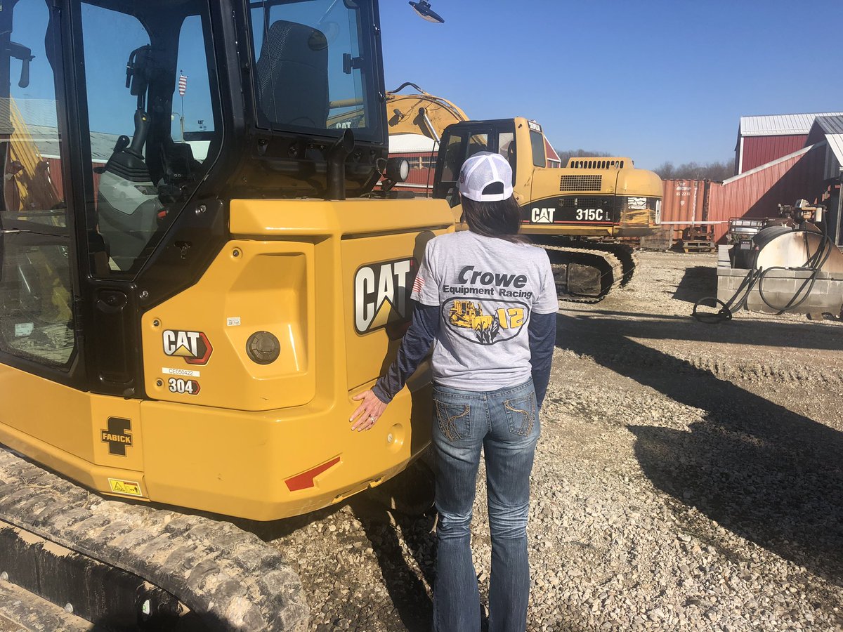 SpencerBoyd's tweet photo. 🚨 It’s #giveaway time thanks to my friends at @CroweEquipment 🚨Win a SB X Crowe shirt! 

Rules: 
1.) Follow @CroweEquipment and @SpencerBoyd 
2.) Retweet with your favorite GIF https://t.co/tL6ja1cykQ