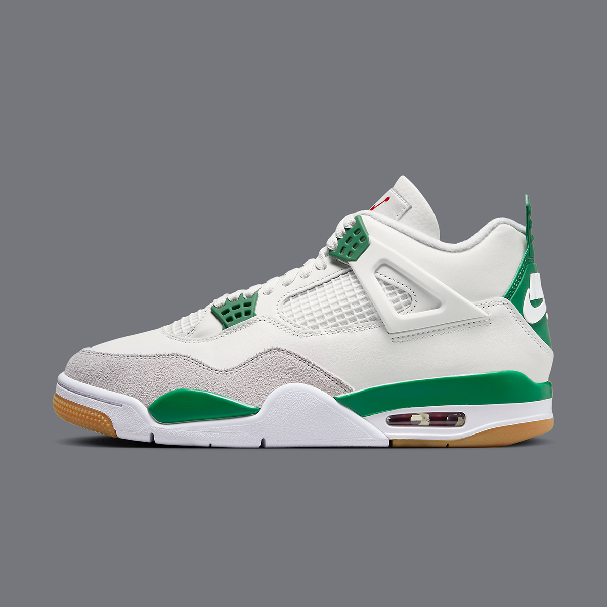 houseofheat's tweet photo. Official Images // Nike SB x Air Jordan 4 “Pine Green”

SEE MORE: https://t.co/TywTo068AC https://t.co/IfdfzFDV3D