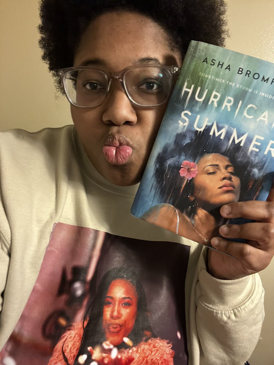 BARCHONIS's tweet photo. An Asha kinda day. Y’all need to read #HurricaneSummer too btw. 🦋 @ashabrom https://t.co/aIHwhfX6ij