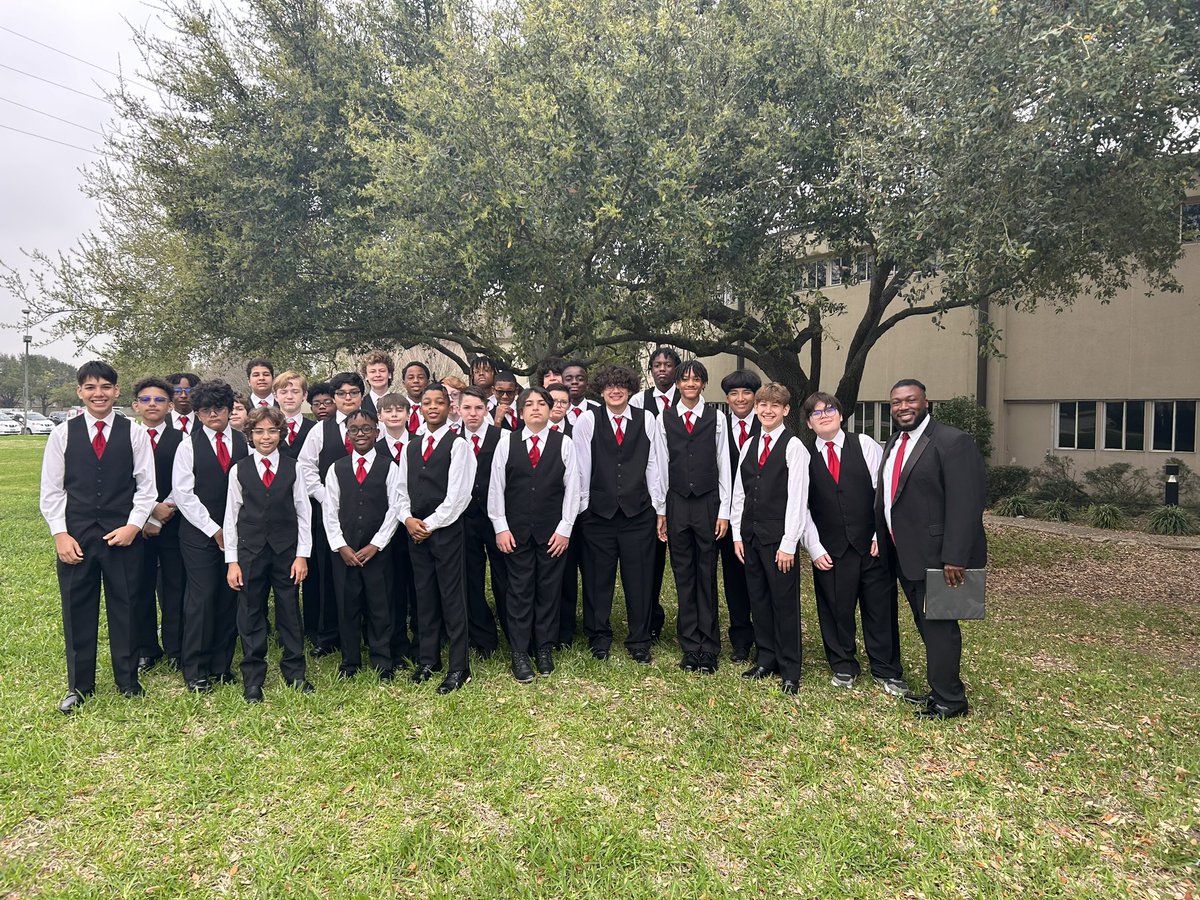 GoodsonChoir's tweet photo. Congratulations to the Tenor Bass Choir on their Excellent ratings at UIL today. Way to go, guys! @goodsongms @cywoodschoir @CFISD_FineArts https://t.co/qKT15sJMO2