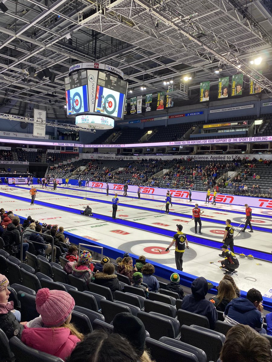 misshanderson6's tweet photo. Amazing experience watching the #TimHortonsBrier with my grade 5/6 students! https://t.co/5q2UG7kf7l
