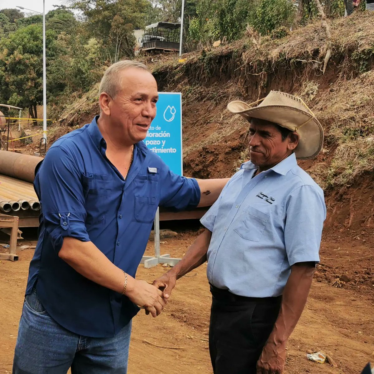 TCnelMariotobar's tweet photo. Gracias a nuestro presidente @nayibbukele y la @ObraMunicipal el Canton El Ángel estamos soldado una deuda histórica con el suministro de agua potable. https://t.co/jF5tAJhB8p