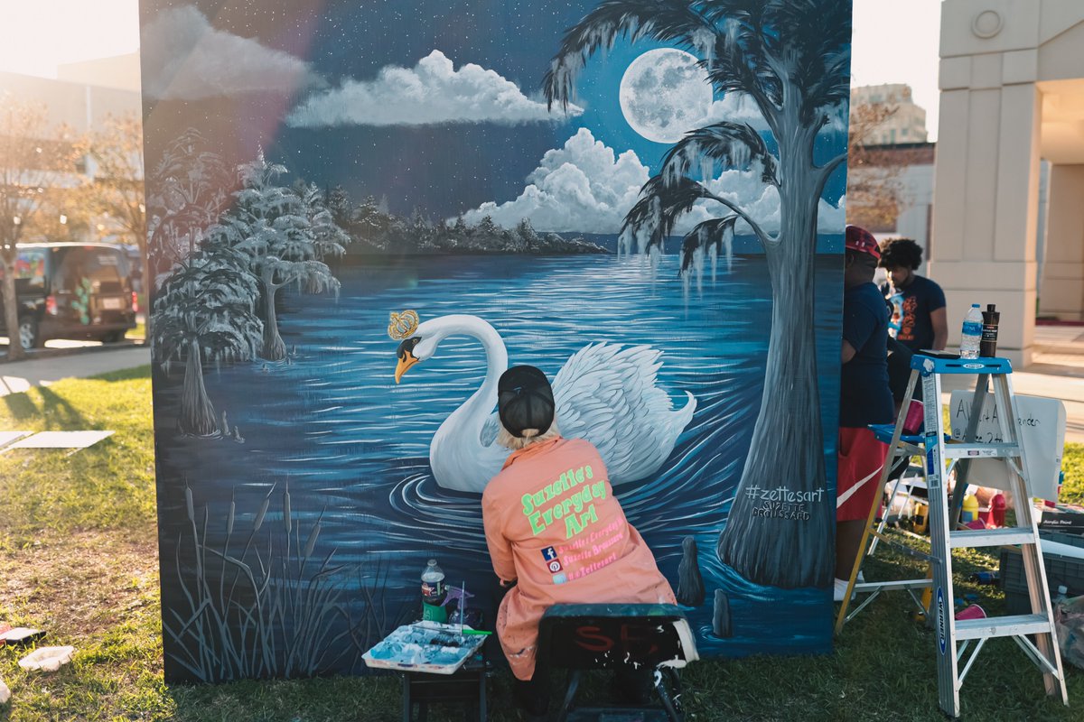 Telemundobalc's tweet photo. Artistas talentosos se dieron cita este fin de semana para el #MuralFest 🎨 transformando edificios y estructuras en obras de arte en el centro de Beaumont y sus alrededores.
Los asistentes disfrutaron de comida, música en vivo, artesanías y otras actividades.
@VisitBeaumontTX https://t.co/Pt3zO9lz6a