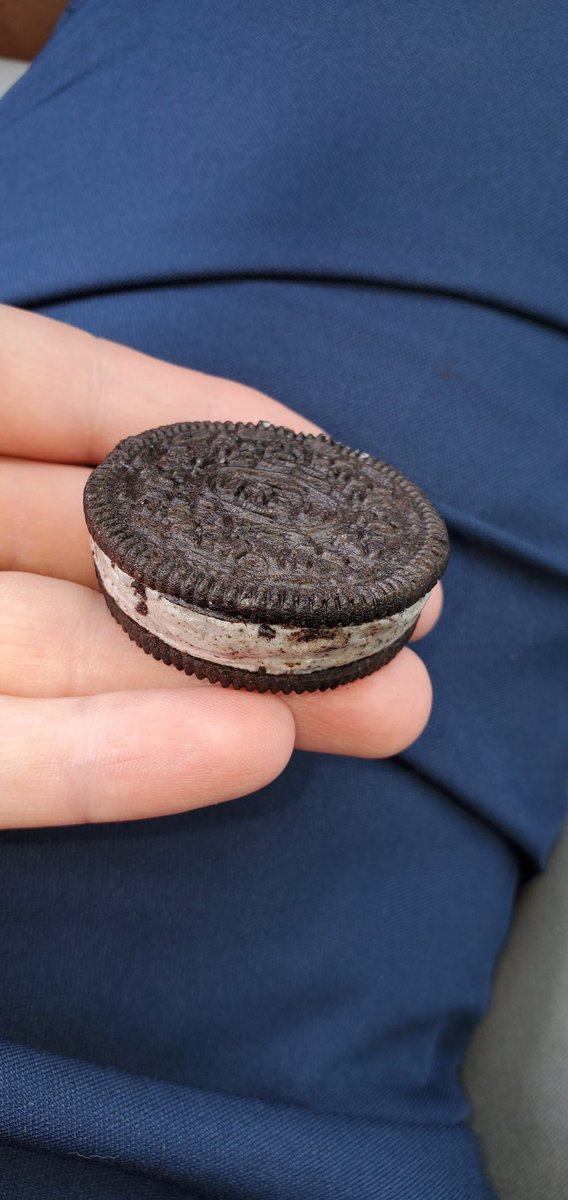 CleveBWoodwork's tweet photo. @Oreo 🫴🏼 https://t.co/YCil1mu49I