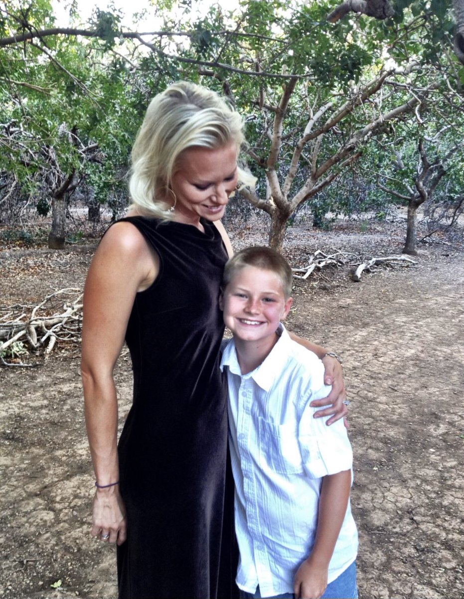 jace_feely's tweet photo. Everyone knows my dad is a very big part of you I am but not many know how much I admire and appreciate my mother. She has worked hard for me and my family and has never stopped loving and supporting me even though I never always showed my love back to her in my younger days. She is quite literally the most amazing inspirational woman I know, love you mom! @Buffs4Life1 @B4LNILC #Buffs4Life