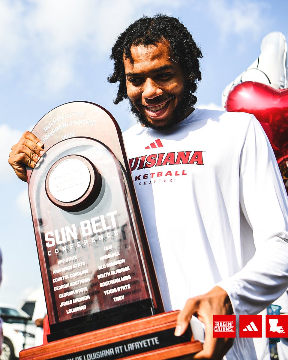 RaginCajunsMBB's tweet photo. 𝙏𝙃𝙀 𝙏𝙍𝙊𝙋𝙃𝙔 𝙄𝙎 𝙃𝙊𝙈𝙀 🏆

#GeauxCajuns https://t.co/43DOPNHmWq