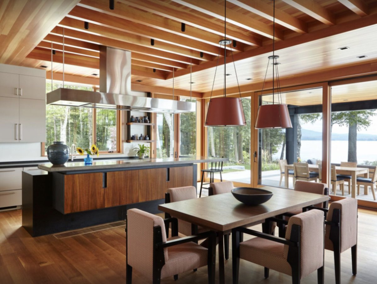 MarieSkillern1's tweet photo. Feel like doing a kitchen remodel? Before you do, check out some of the best 2023 kitchens designs!👉https://t.co/Iw9U5KCXeT 

📸 @Lauren Miles Interior Design

#ontheblog #kitchendesign #designtrends #kitchentrends #designtrends2023 #kitchentrends2023 https://t.co/RFSFbC3lDO
