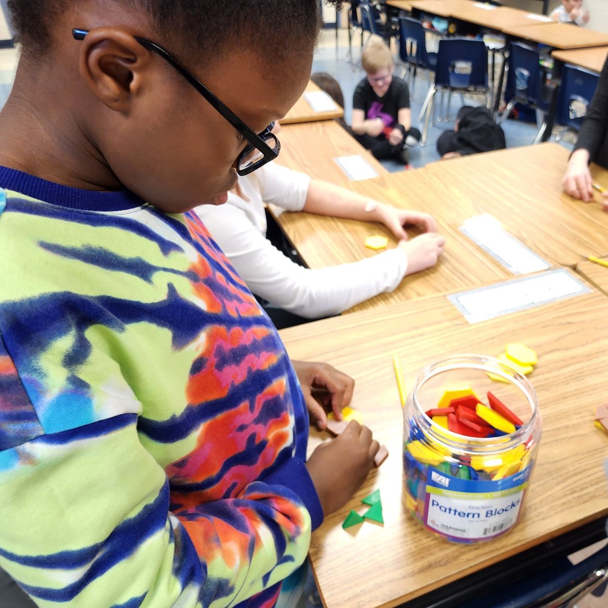 Students explored equivalent fractions using their new #FractionPatternBlocks. Thank you, <a href="/OctoraraLearns/">OctoraraLearns</a> ! #bravesspotlight #teachertwitter