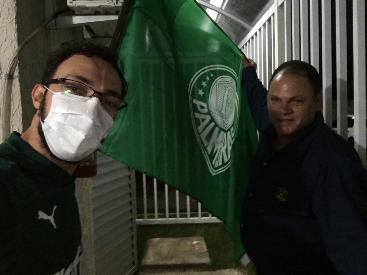 raylsonn_'s tweet photo. 2 anos do #TETR4 Muita gente falou de título fácil, pelo enredo da final, embora 1 a 0 em POA com um a menos é para poucos. Parece fácil se levarmos em conta as últimas finais, mas o fato é que ainda não estava fácil. Uma segunda onda de Covid se aproximava, comemoração em casa+ https://t.co/D5D6JCV3xl