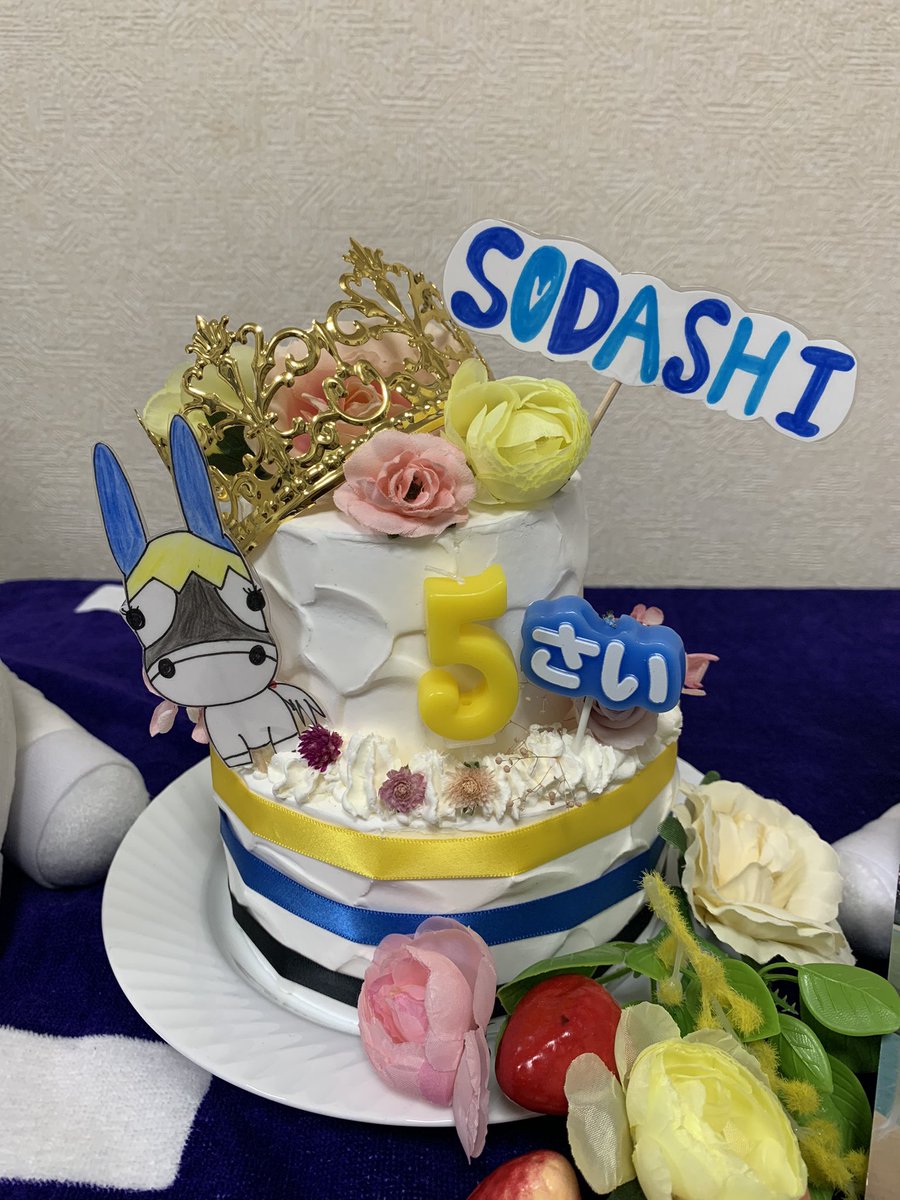 moco80741812's tweet photo. 昨年に続き今年もケーキを作ったよ！想いが伝わります様に、、、❤️
ヴィクトリアマイルをイメージ。今年も側で応援出来たら良いな😄
#ソダシ誕生日　#ヴィクトリアマイル
#クレイケーキ https://t.co/sESkM9wxRO