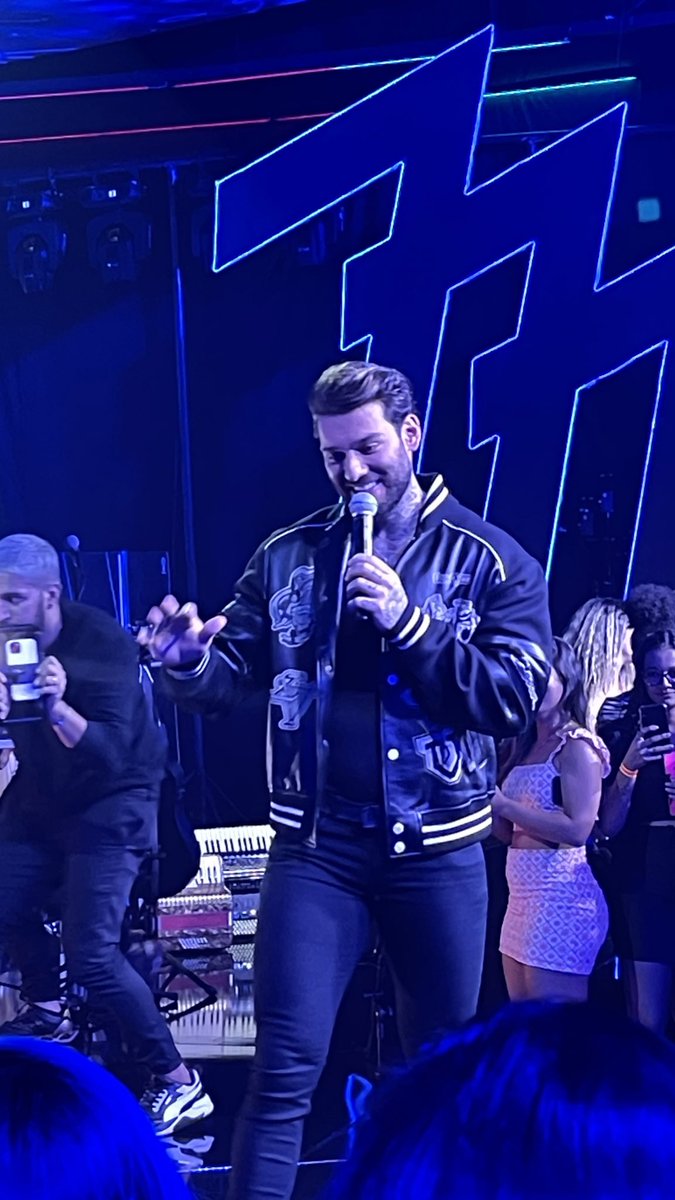 VSertanejo's tweet photo. AQUI NA GRAVAÇÃO DO LUCAS LUCCO 

CENÁRIO TÁ LINDO DEMAIS ❤️ https://t.co/BLB4SFw1zO