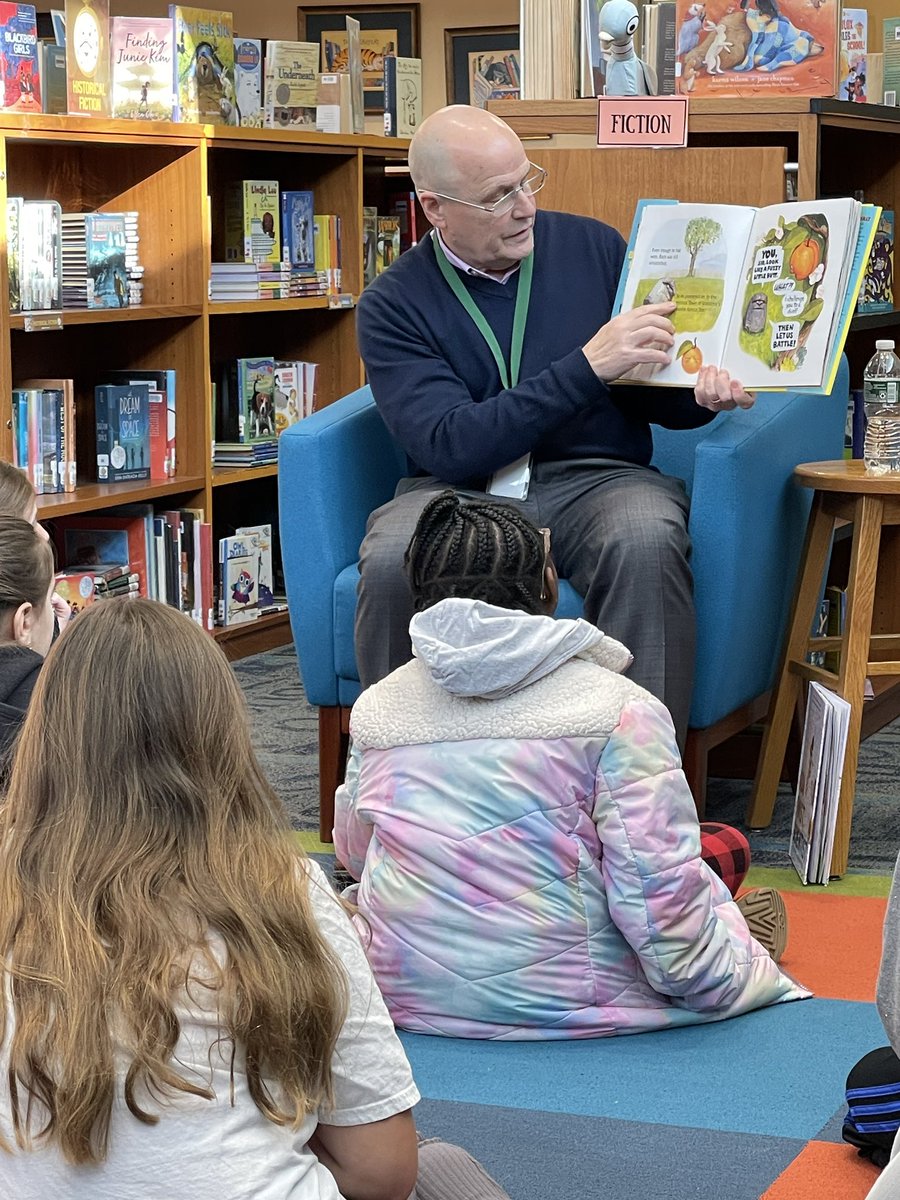 RHMediaCenter's tweet photo. A super special and super sized THANK YOU to our fabulous guest readers @robert_rolling  &amp; @DoctorGemellaro! #lifelongreaders #ReadAcrossAmerica2023 @RikerHillRams https://t.co/x3APvNr9pa