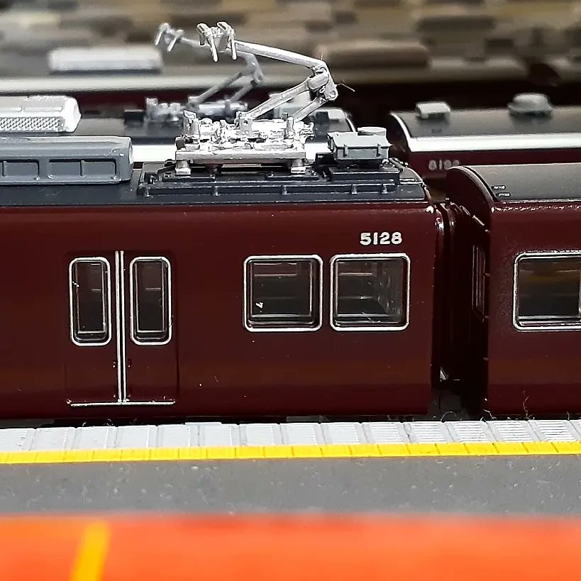niconico23300's tweet photo. 今日も乗車電が5128Fでした。
次の加工作業は、優先座席のシール貼りですかね☺️
#阪急電鉄 #阪急電車 #5100系 #5128F #電車 #鉄道 #鉄道模型 #Nゲージ #鉄道コレクション #鉄コレ https://t.co/ftlBbrdzkO