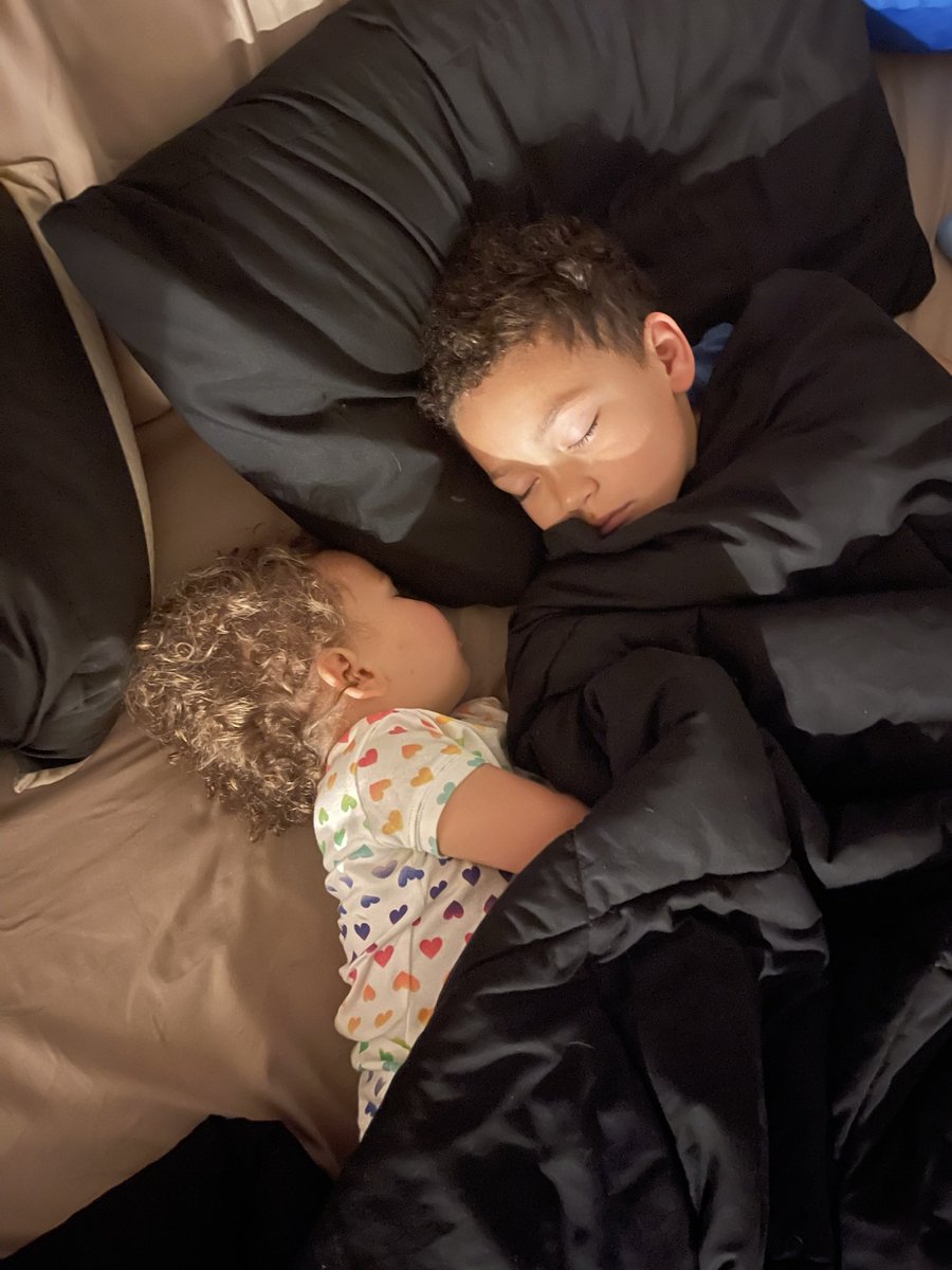 joni_e_lilly's tweet photo. I never post here…. So here’s an update:
Look at my sweet babies sleeping 🥰 https://t.co/Q4SlEwNo1S