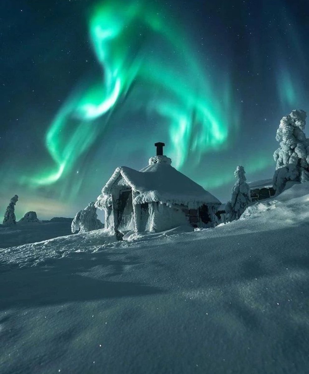 The northern lights are a breathtaking reminder of the beauty of the world we live in.