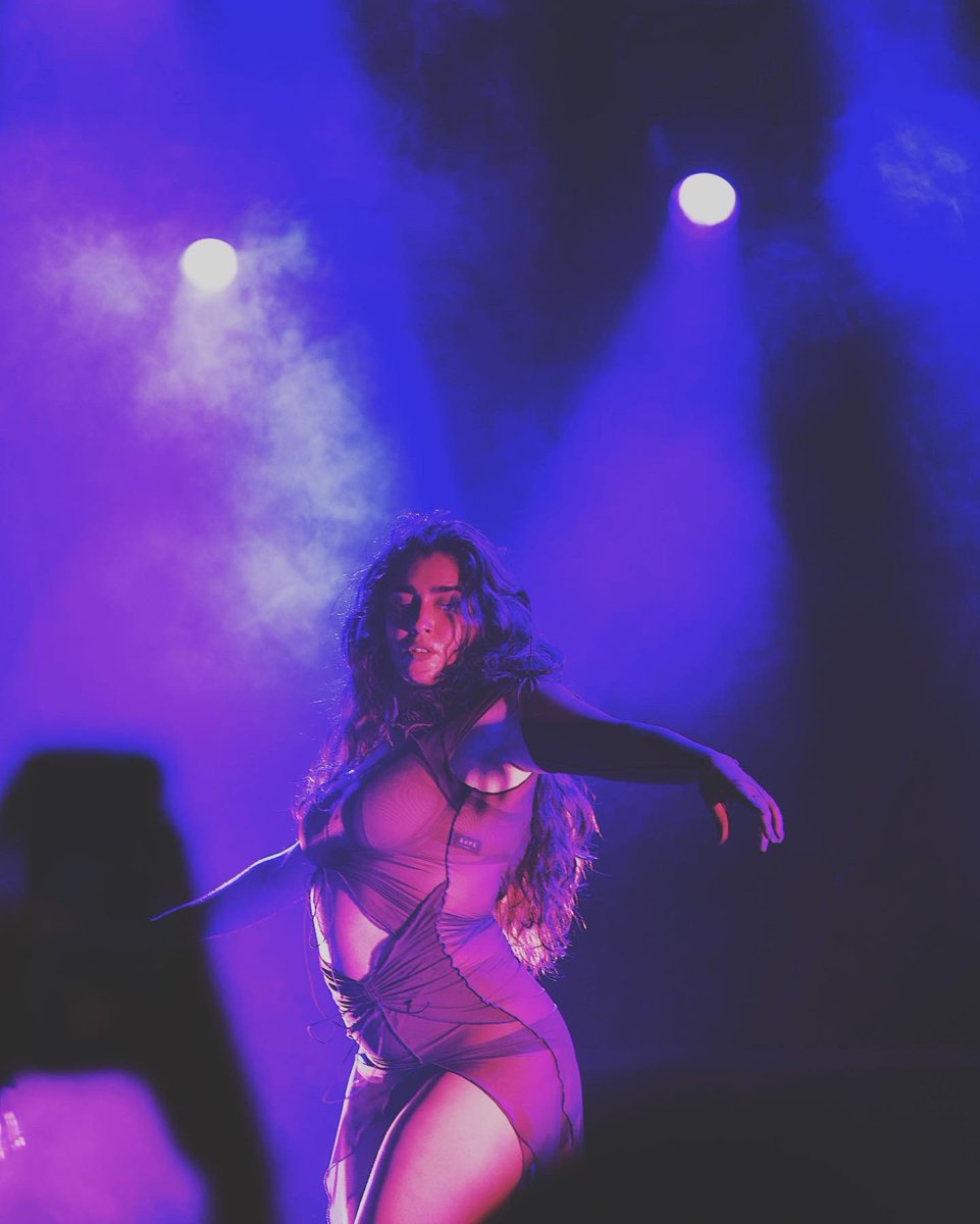LaurenJauregui's tweet photo. De la otra noche en Chile🥰 los amoo! PERU, ESTÁN LISTOS!? Nos veremos en media horaaaa😍 https://t.co/oKgFZmqVaf