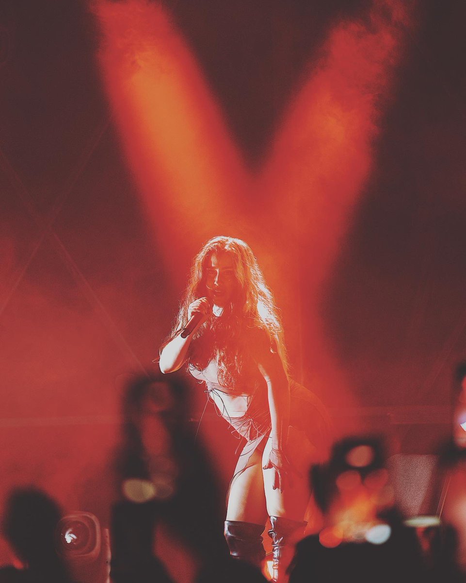 LaurenJauregui's tweet photo. De la otra noche en Chile🥰 los amoo! PERU, ESTÁN LISTOS!? Nos veremos en media horaaaa😍 https://t.co/oKgFZmqVaf