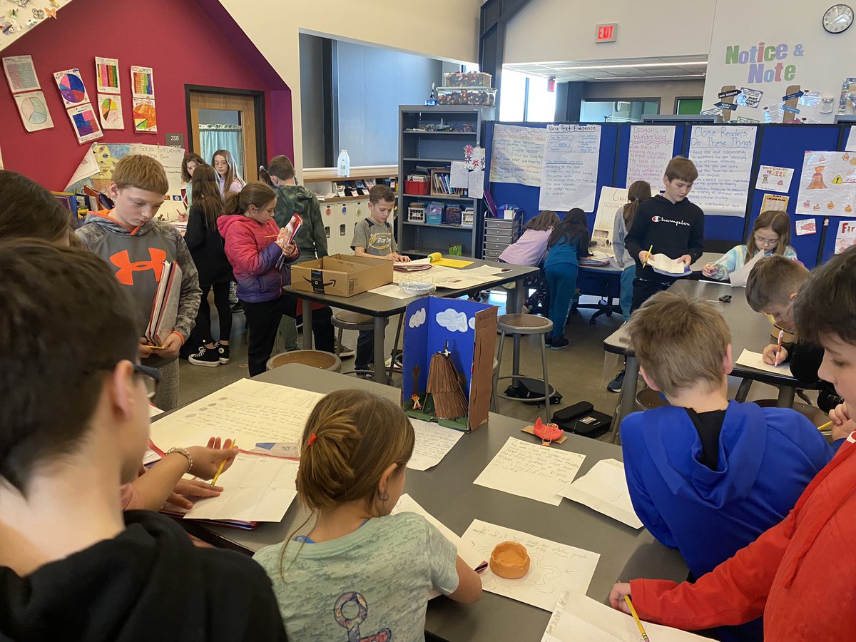 _sofiacerrato's tweet photo. We had a great time today wrapping up our Native Americans unit with a museum walk! Students made their own artifacts based on the regions they studied and were able to check out what their peers created! @MaddenTCS https://t.co/MpanrfYfrr