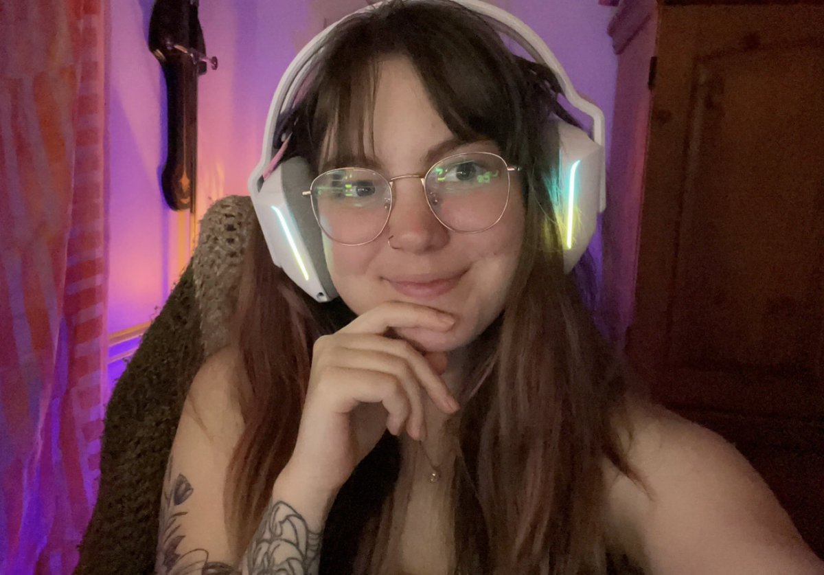 kaenobii's tweet photo. Oh look, I’m streaming again? Deciding to rip my own heart out and play #TheLastOfUsPart2 🤪

https://t.co/aitqZSDS8T https://t.co/wsKXaGWQDM