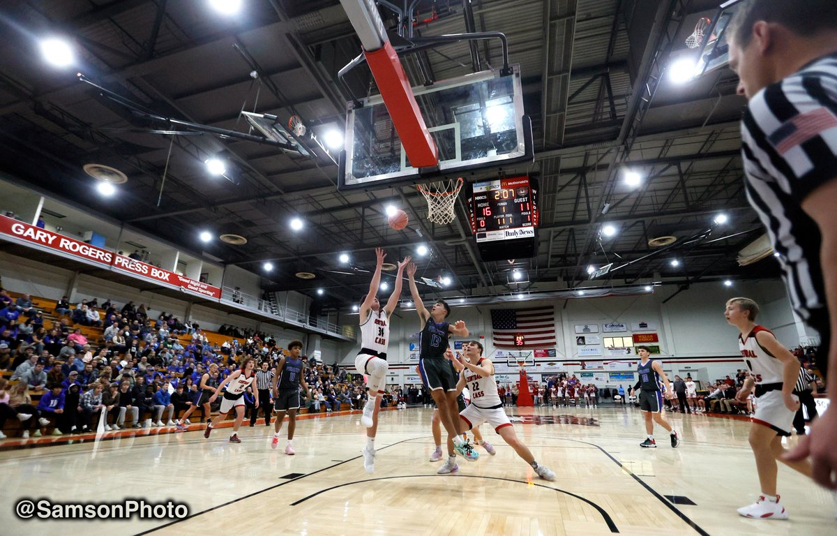 SamsonPhoto's tweet image. .@CentralCassBBB moves on with a 79-71 win over @Hankinsonboysh1 in ND Class B Region 1 semis. #NDpreps