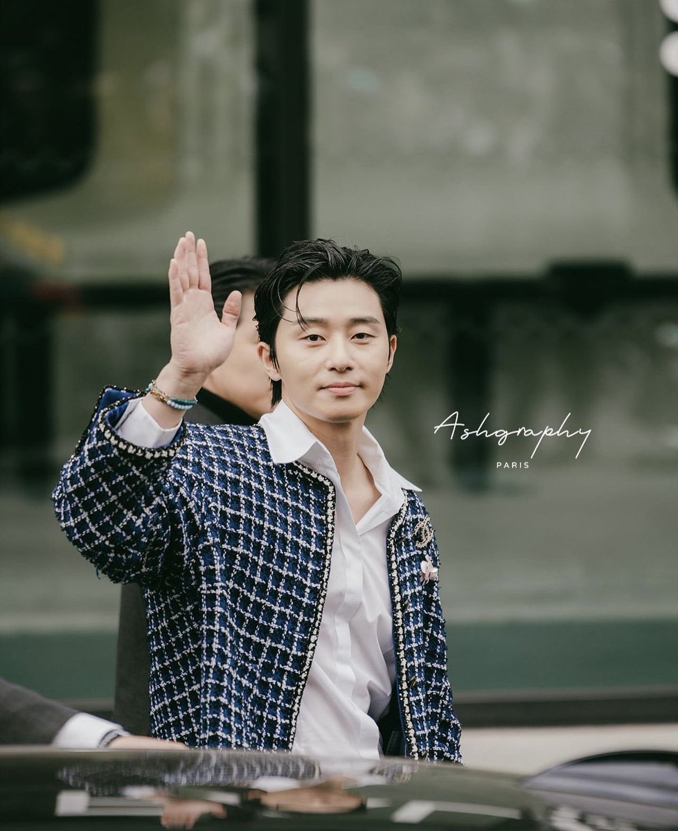ArabPSJ's tweet photo. #박서준 #FashionWeekparis https://t.co/5PbpaF9VyT