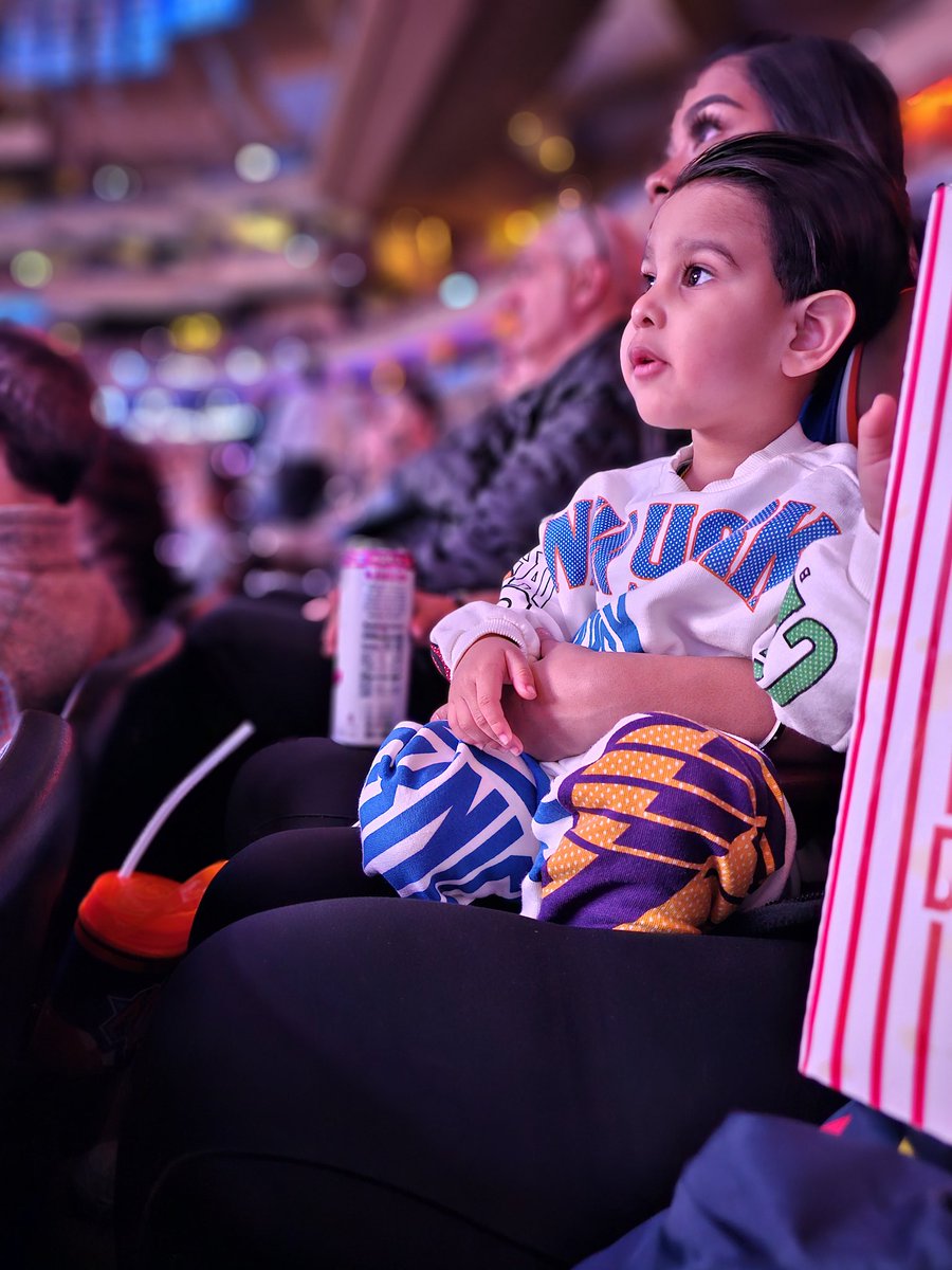 TheRocObama's tweet photo. 1st Knicks Game #NYK #KNICKS Let's Go Knicks https://t.co/cnPKZZvb9X
