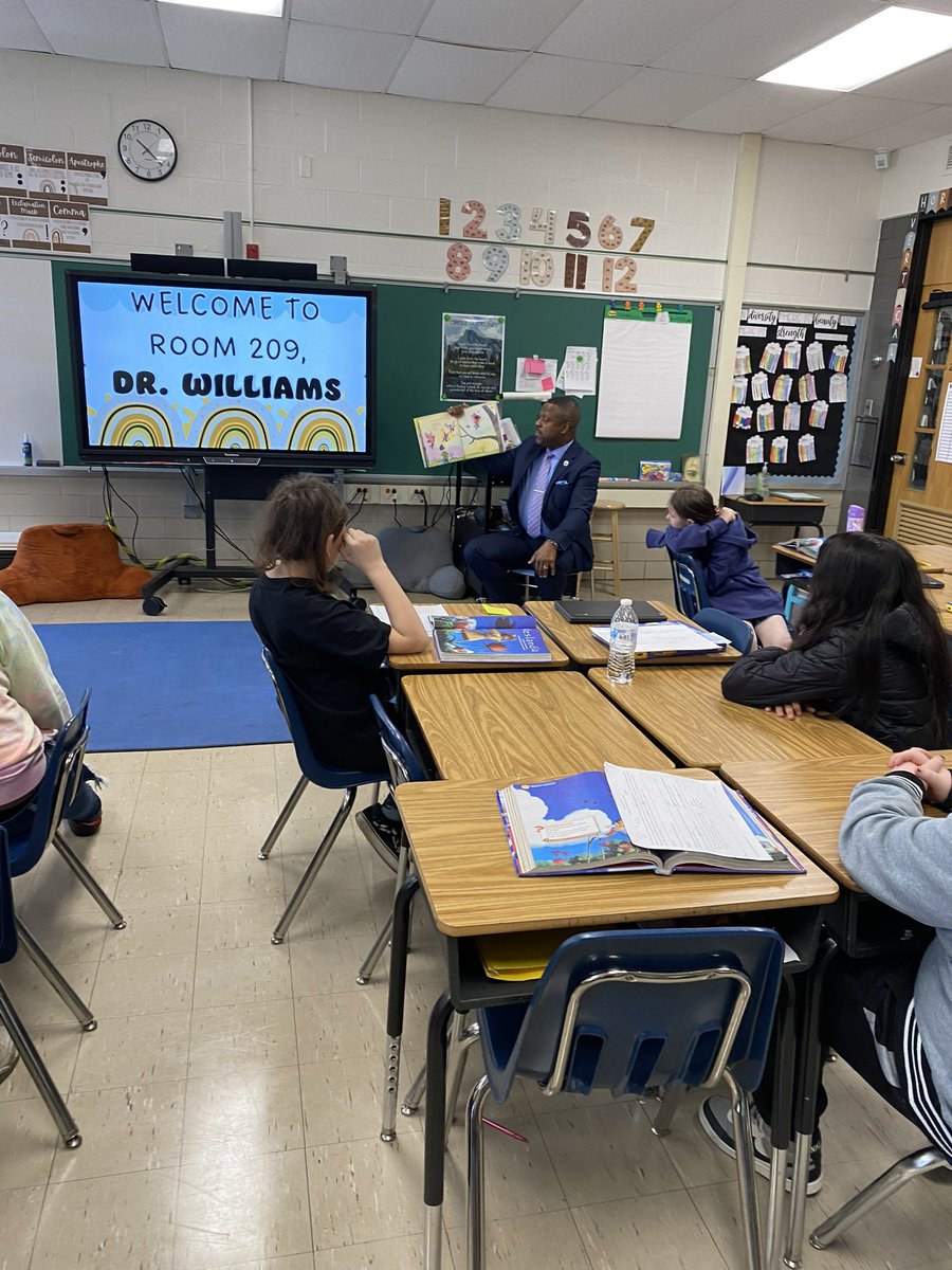 Christina Davis tweet media