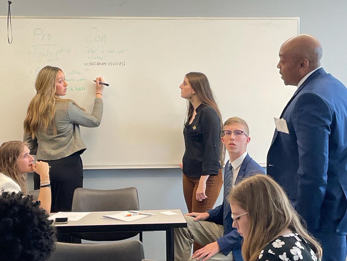 AndreDarnellSr's tweet photo. Students were involved in a mock board hearing and a group debate on some policy recommendations for TSBA. Great time!! #scope23 #jmcsswinning #Belmont https://t.co/KZpi9Ke1sy