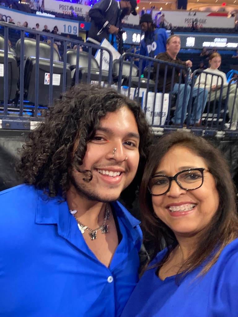 thisispjae's tweet photo. I just had the honor of performing the #nationalanthem for #okcthunder #nba and it was incredible! An unforgettable experience for sure. Thanks for having me. 😍  

🎤 #singsproud #thunder #HomeTeam #thisispjae #music https://t.co/ipWgif9J6o