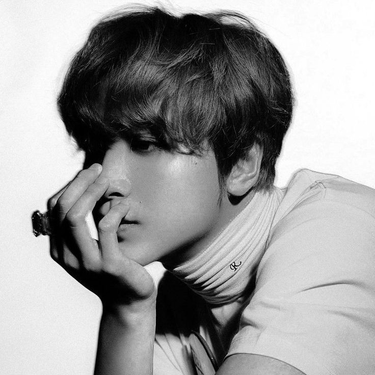 awanhinee's tweet photo. nohyuck au! sobre o gelo - refazendo

Após a desclassificação de Lee Donghyuck da competição nacional e o incidente com Lee Jeno, um dos melhores patinadores daquela geração, Hyuck se vê apenas com uma única chance de continuar patinando: aceitar retornar para a patinação em [+] https://t.co/qsDwBnwmwX