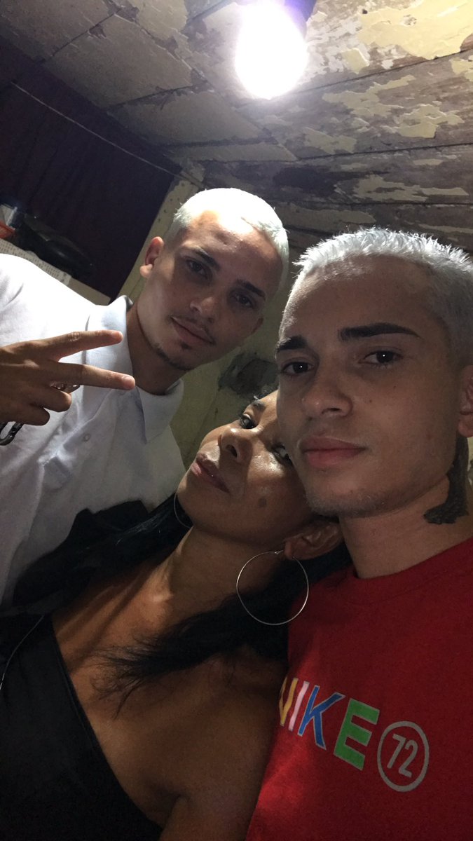 gbdenioficial's tweet photo. Irmão cuida de nós ai de cima, vou cuidar da nossa mãe e do nosso irmão por você daqui. Te amarei eternamente @Vtdomhs ❤️ 👼 https://t.co/qk6rYYREYA